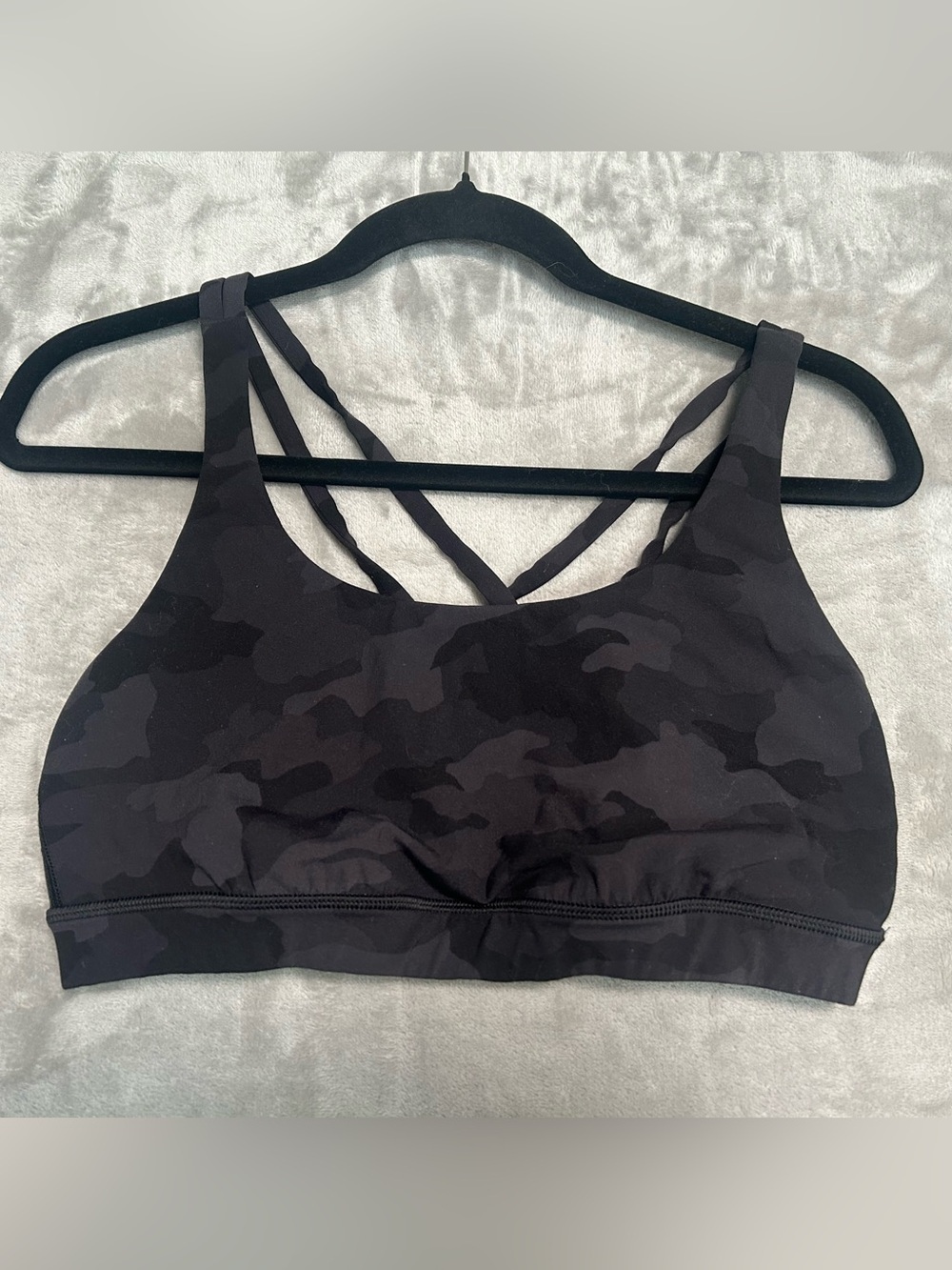 Lululemon Energy Bra Women’s 10 Black Camo